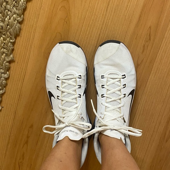 Nike shoes - Picture 2 of 2